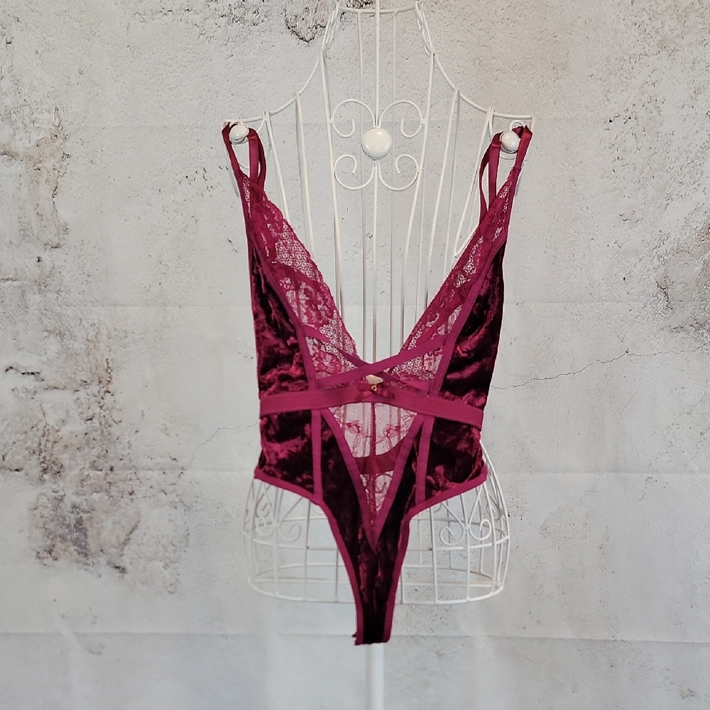 Seven 'til Midnight Burgundy Lace Velvet Bodysuit Womens Size S